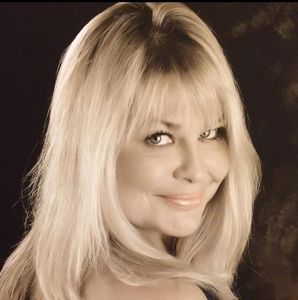 Meet your Posher, Aliona